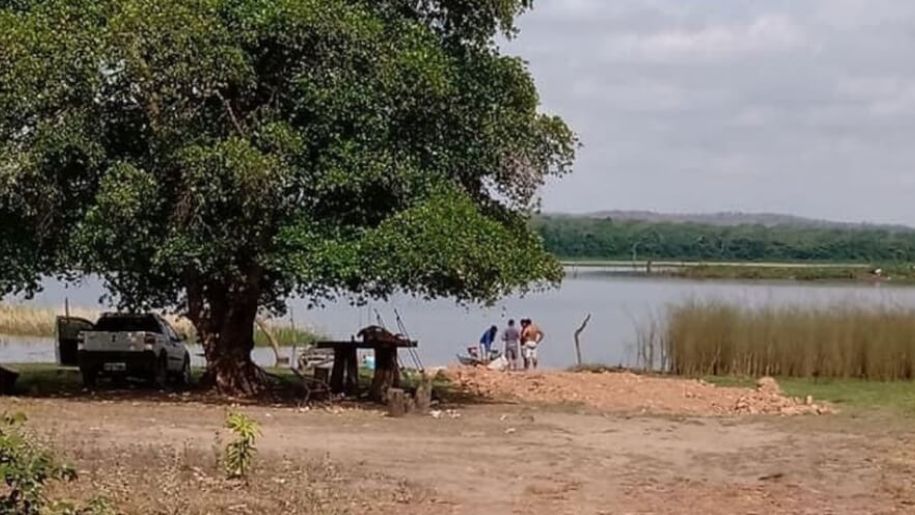 Duas mulheres são encontradas mortas e três pessoas seguem