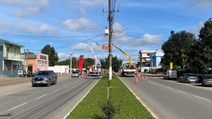 Obras Da Ceee Equatorial Deixam Tr Nsito Em Meia Pista Na Av C Nego