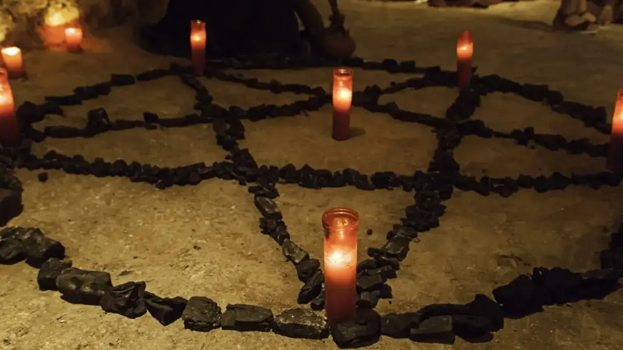 Em ritual satânico, casal precisava sacrificar uma pessoa